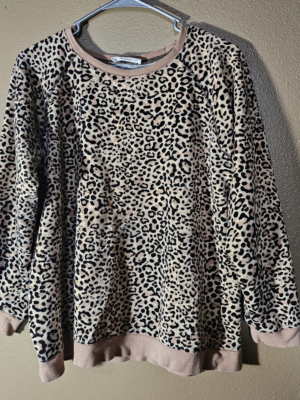 Matching Set Zenana Outfitters Leopard Sweat Set in Beige & Black Size Large